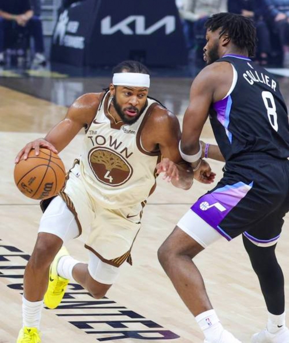 库里状态神勇引领球队,勇士队走回正轨