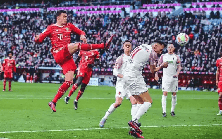 关于弗赖堡主场告捷，德甲中游球队上演逆袭的信息