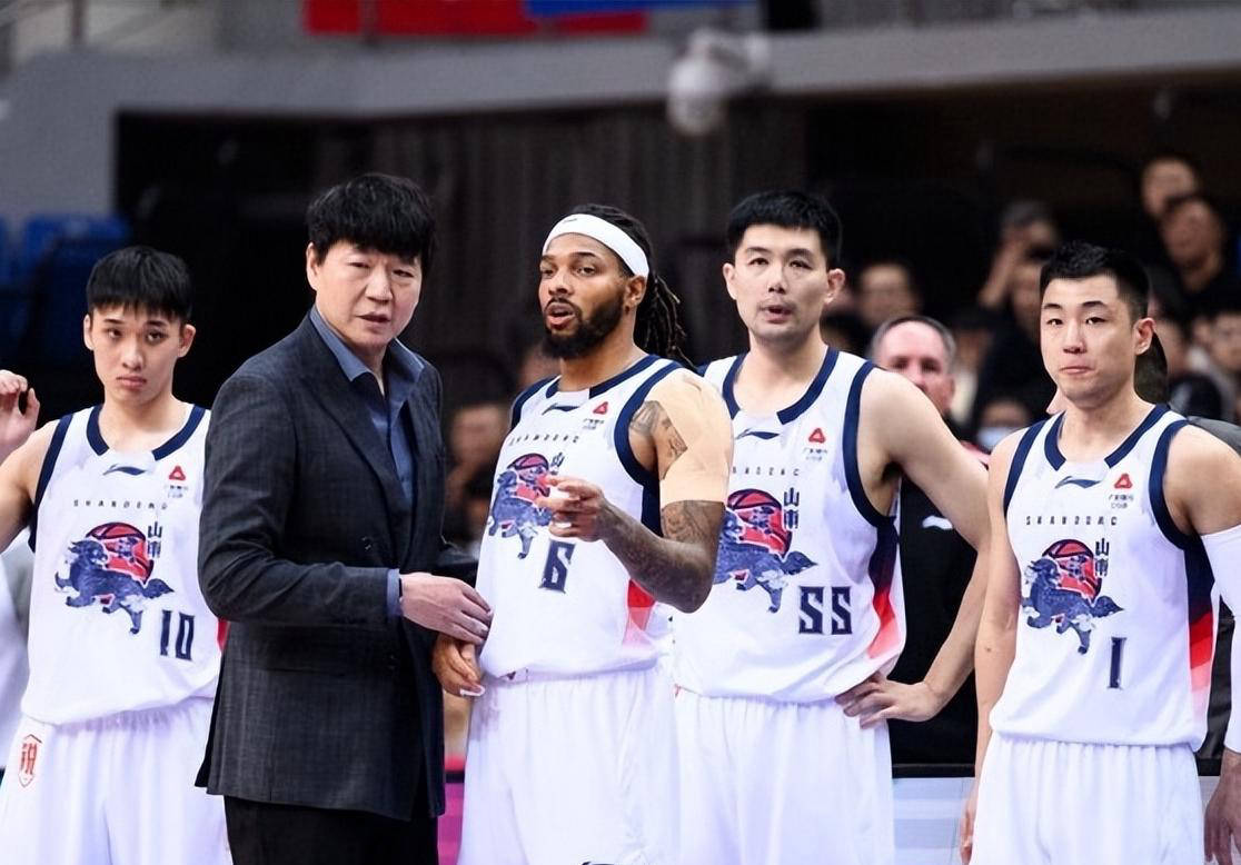 包含山东男篮赢得关键胜利,夺得两连胜助力冲击前四的词条