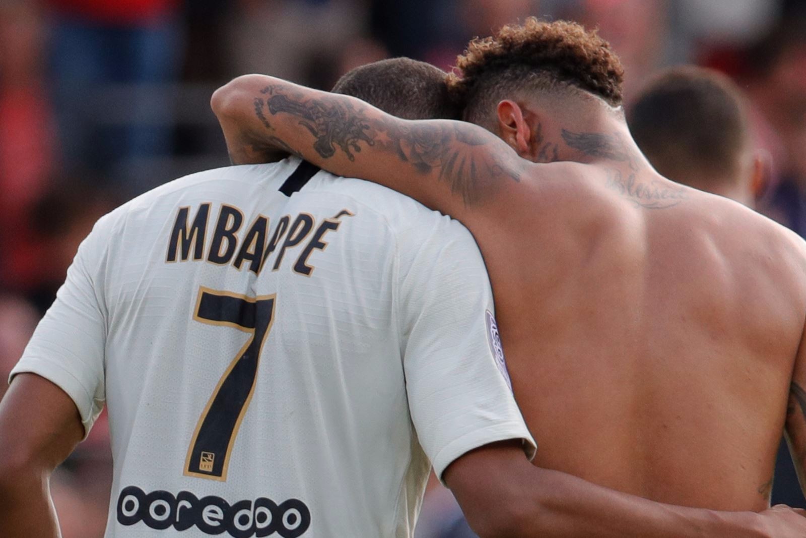 甘冈主场战胜巴黎FC，豪取三分