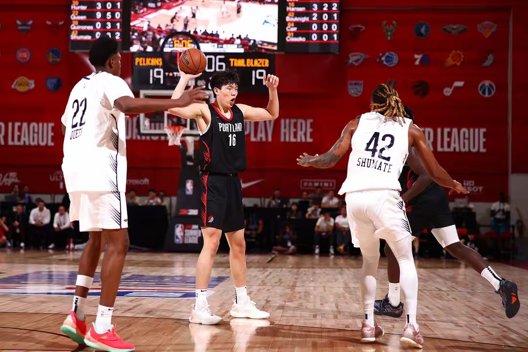 三分球命中率高，帮助球队取得惊现胜利的简单介绍