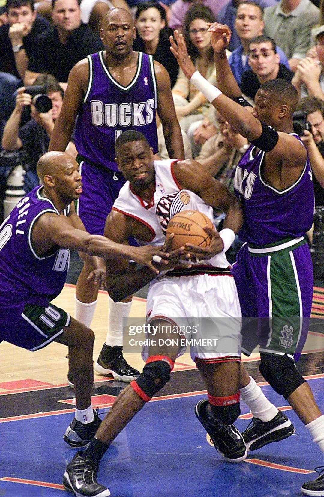 雄鹿客场击败掘金，字母哥砍下三双(雄鹿主帅字母哥取得很好进展 但无复出时)