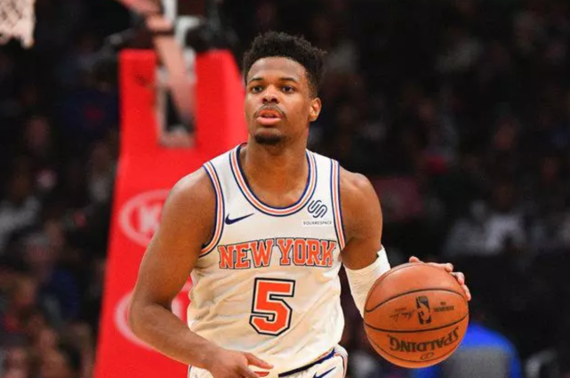 关于奥克兰以不败战绩稳坐小组榜首，晋级前景乐观的信息