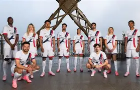 巴黎圣日耳曼客场取胜，向联赛冠军发起冲击的简单介绍